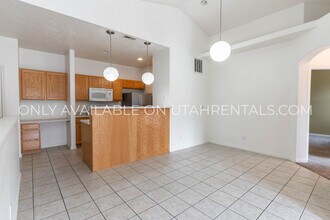 Building Photo - 1508 W 110 N
