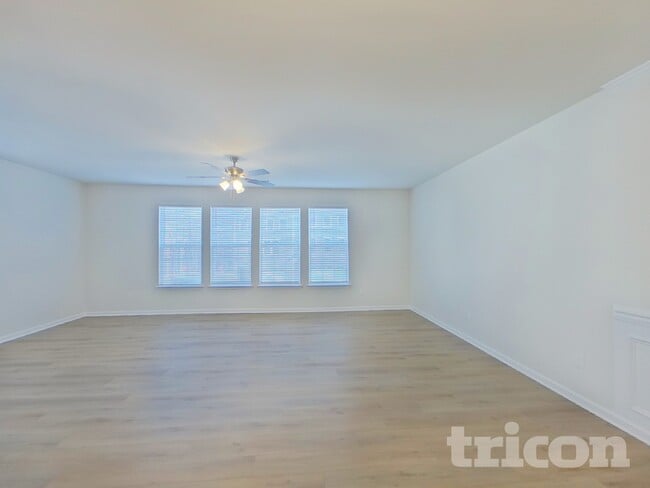 Building Photo - 1041 Bandon Dr