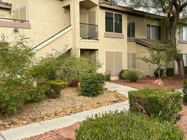 Building Photo - 5710 E Tropicana Ave