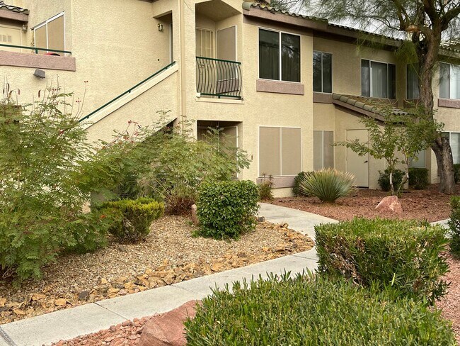 Foto del edificio - 5710 E Tropicana Ave