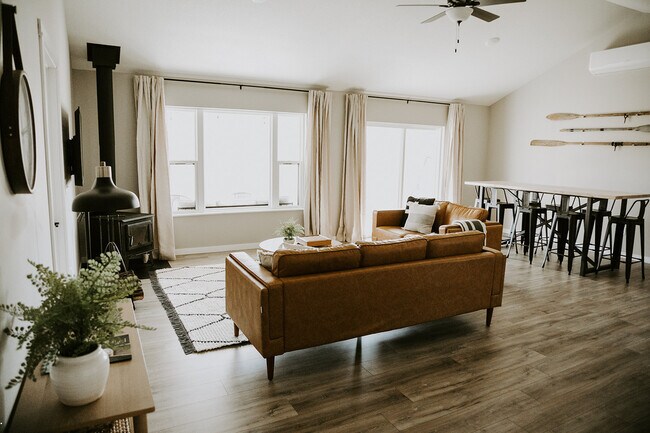 Building Photo - 2543 Arrowwood Dr NW
