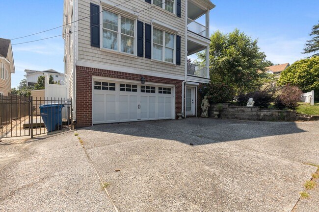 Foto del edificio - 5303 Holly Rd