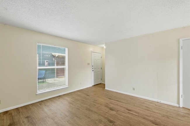 Foto del edificio - 2319 Greenfield Pkwy