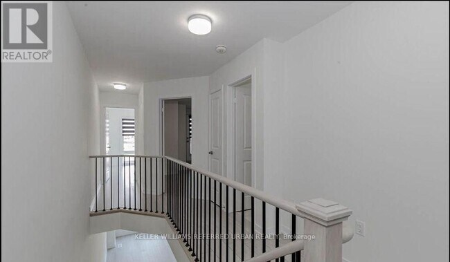 Photo du bâtiment - 1579 Midland Ave