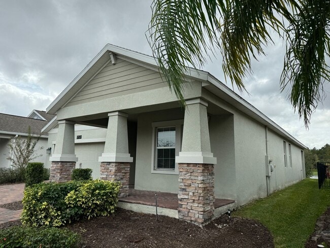 Building Photo - House For Lease in The Oaks