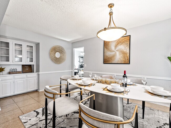 Building Photo - 1113 Roaring Springs Dr