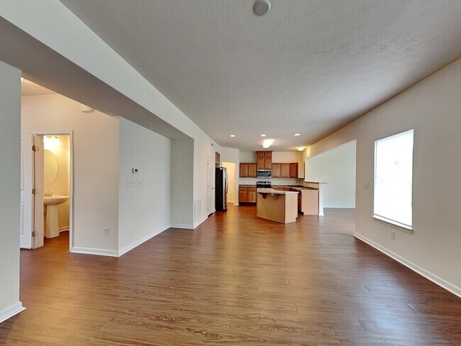 Building Photo - Price Reduced!