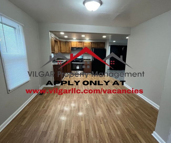 Building Photo - Step into this fully refreshed 5-bedroom, ...