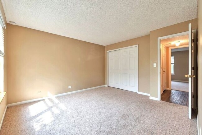 Foto del edificio - 9300 E Girard Ave