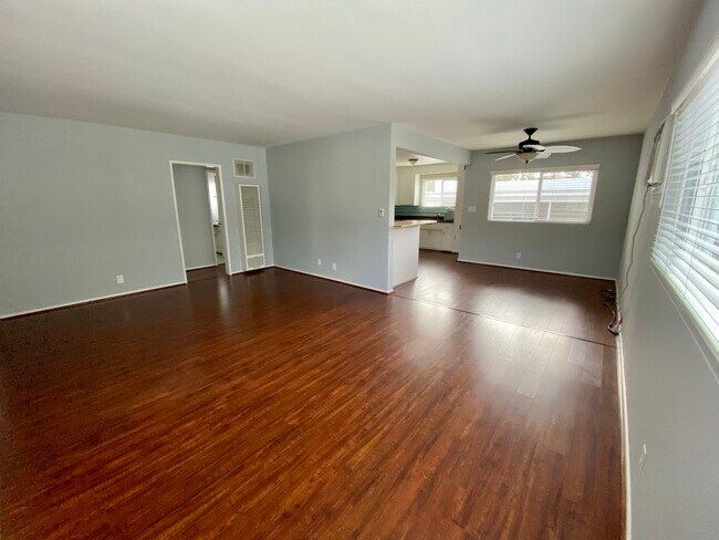 Living Room - 14606 Magnolia Blvd