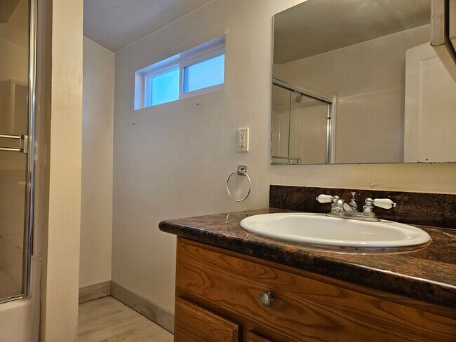 Building Photo - 506 Arleta Ave