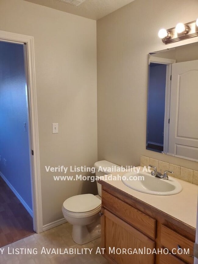 Building Photo - 4231 E English Dr