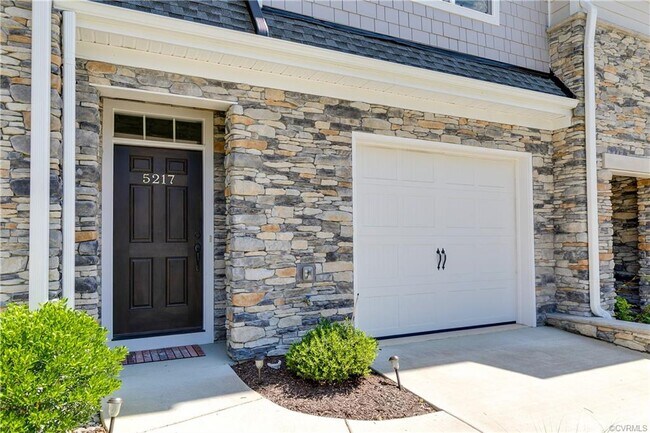 Building Photo - 5217 Bedford Falls Cir