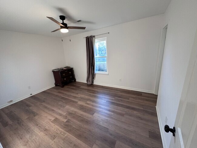 Building Photo - 108 Williams Ave