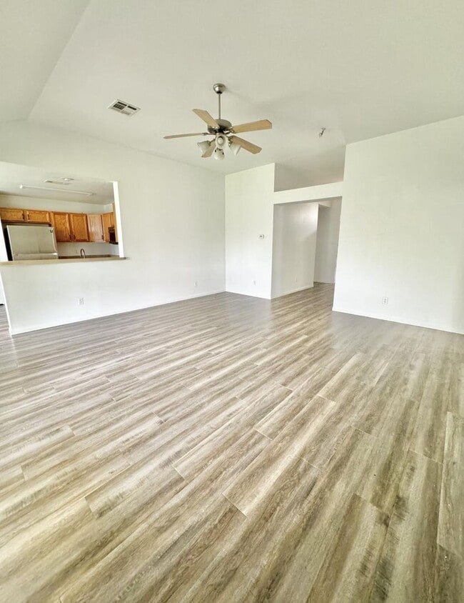 Foto del edificio - 3 Bed/ 2 Bath on 7810 Hawthorne