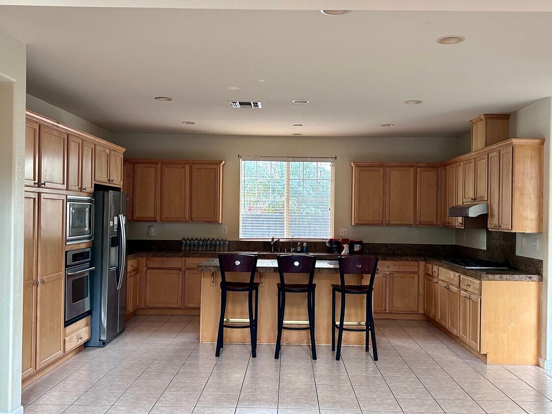 Primary Photo - $3,090 / GORGEOUS 4 BEDROOM HOME IN WICKLU...