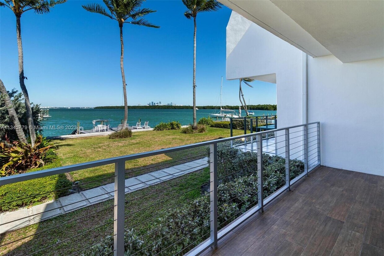 Foto principal - 166 Harbor Dr