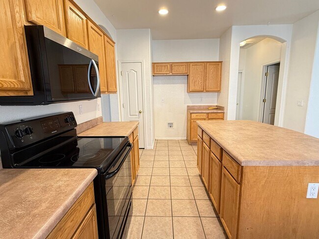 Building Photo - COLDWATER SPRINGS 4 BEDROOM 2 BATHROOM NEW...