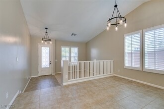 Building Photo - 25 Precipice Ct