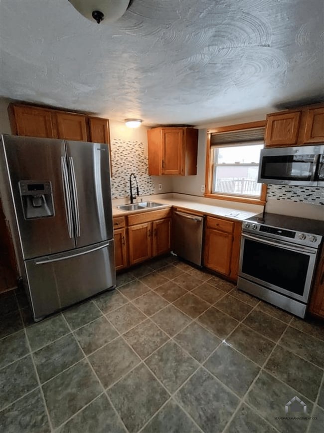 328 N Pond Rd