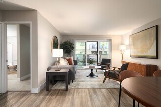 Building Photo - Larkspur Courts