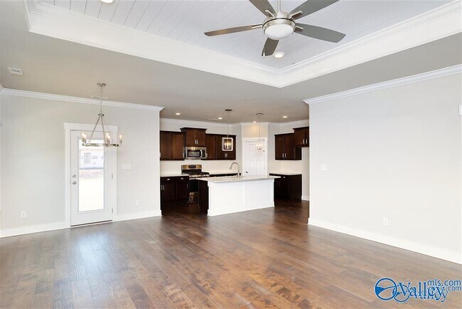 Foto del edificio - 15626 Ironcrest Drive NW