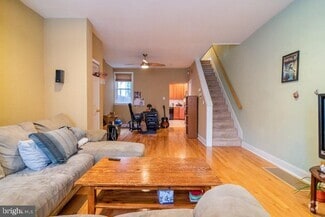 Building Photo - 3640 Calumet St