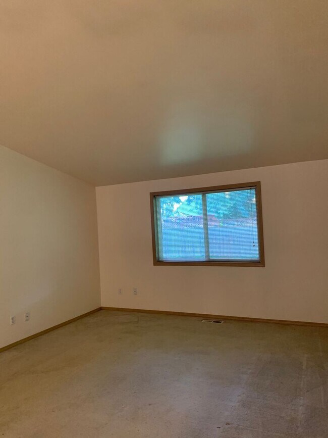 Building Photo - A63