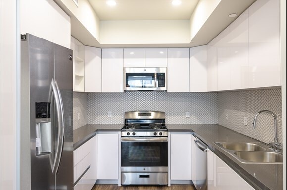 Foto principal - 838 N Hudson Ave