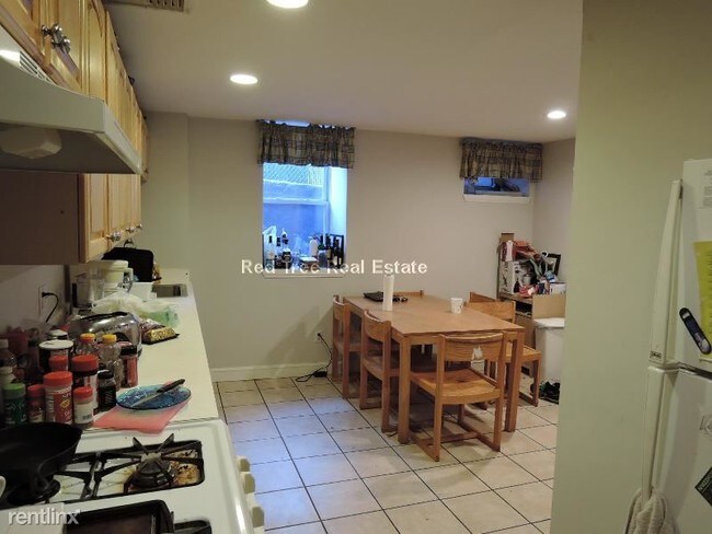 Building Photo - 1863 Commonwealth Ave