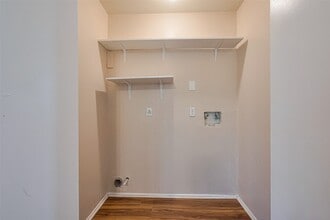 Building Photo - 15827 Beechnut St