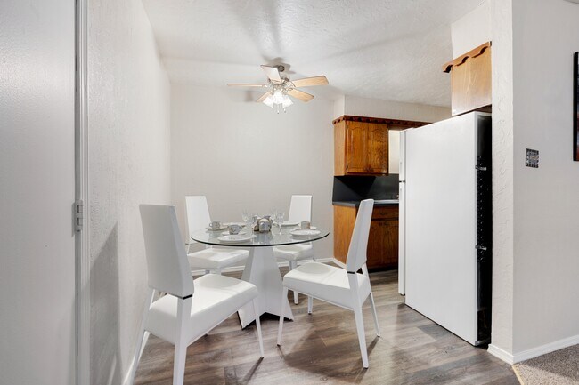 Foto del edificio - Regency Apartments