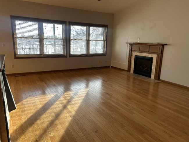 Building Photo - 401 Walnut Ave