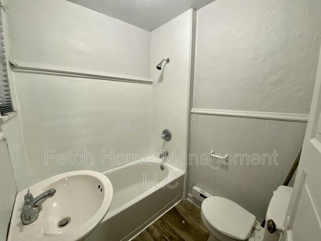 Foto del edificio - 345-345 S Queen St