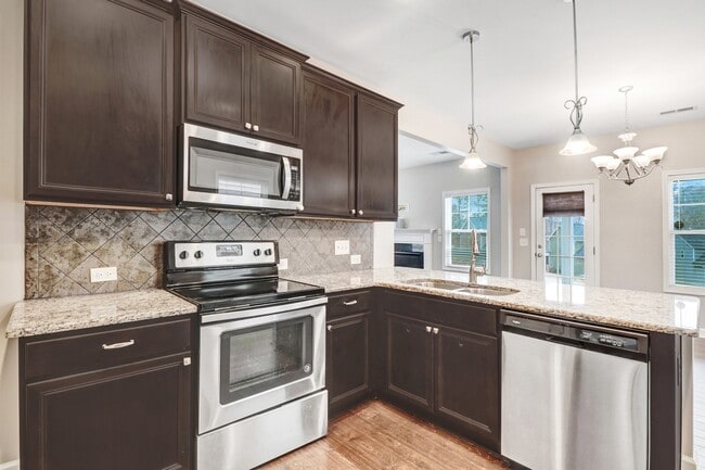 Building Photo - 281 E Webber Ln