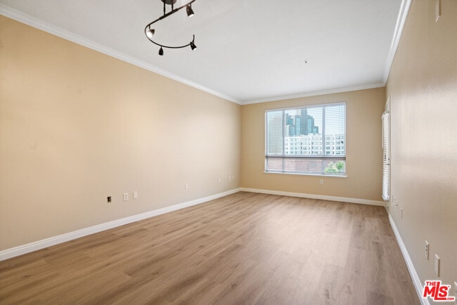 Foto del edificio - 100 S Alameda St