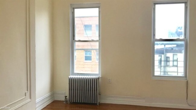 Building Photo - 133 Stockholm St