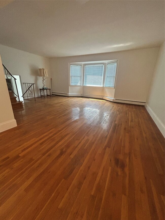 Building Photo - 161 Copiague Pl