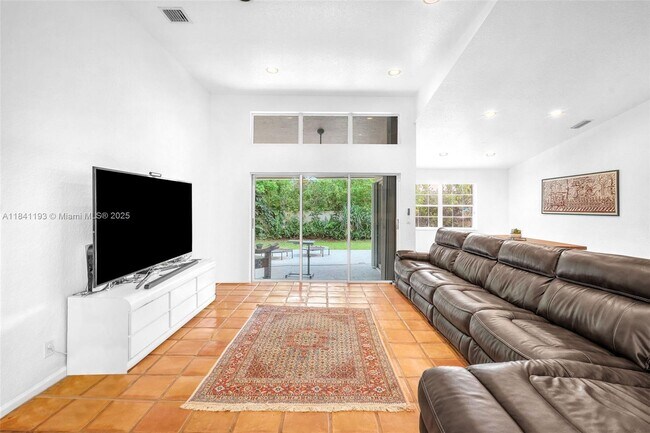 Foto del edificio - 9690 NW 39th St