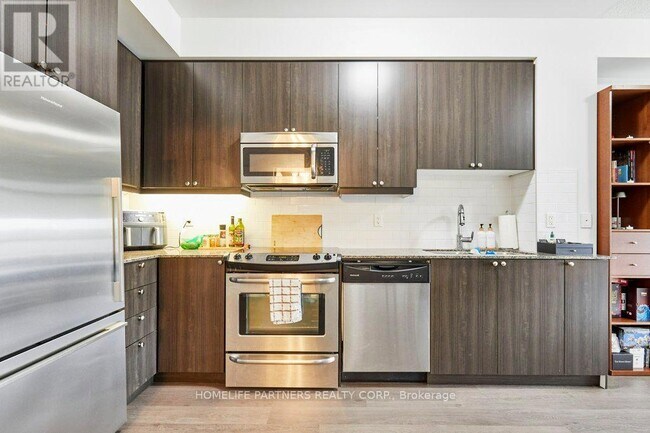 Building Photo - 35 Fontenay Ct