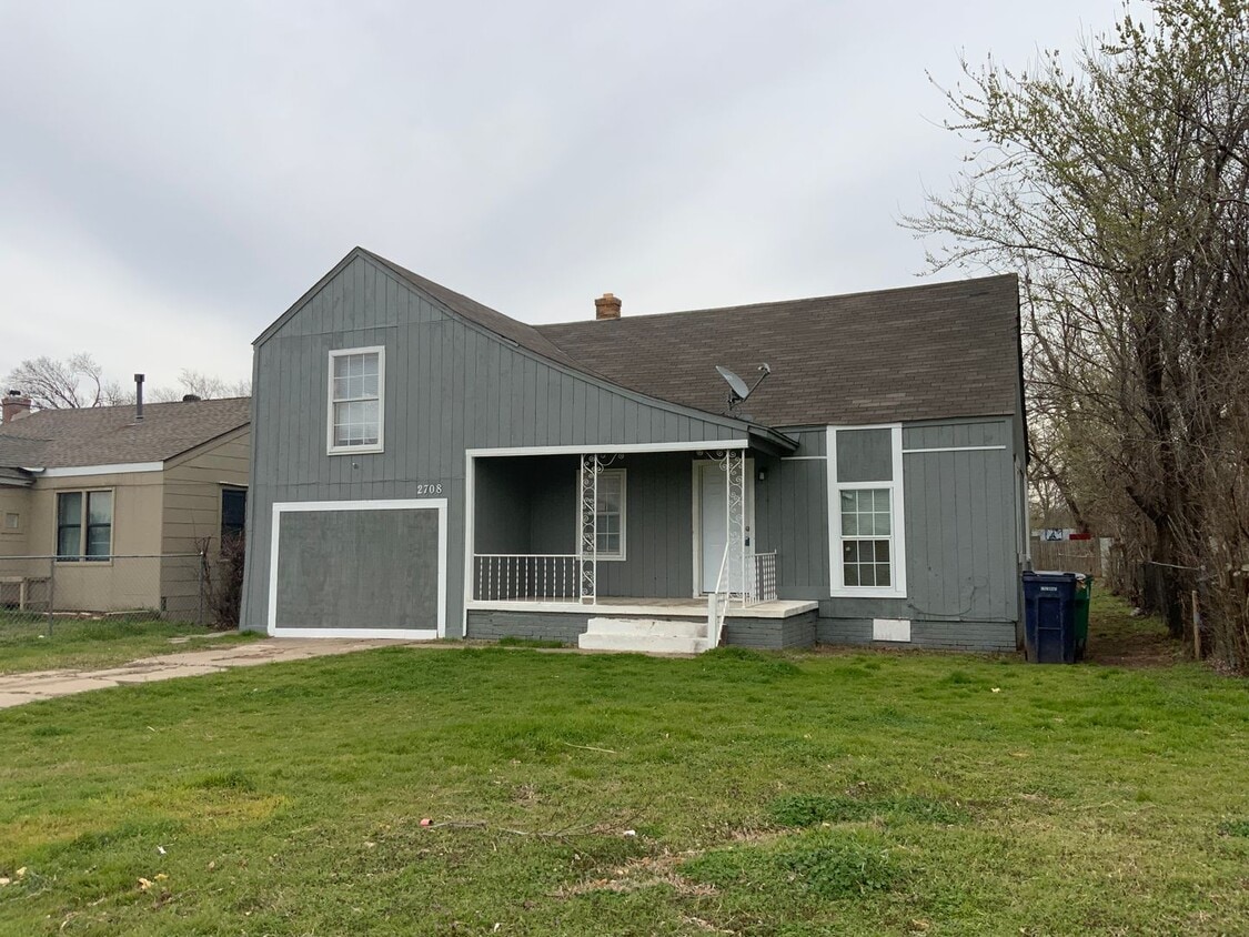 Primary Photo - 2708 S Brock Dr