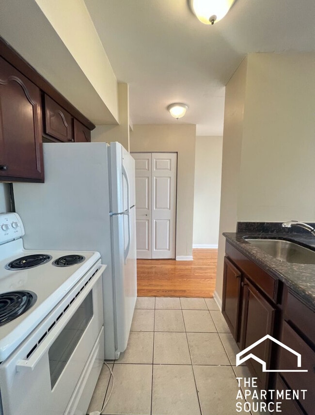 Foto del edificio - 4180 N Marine Dr