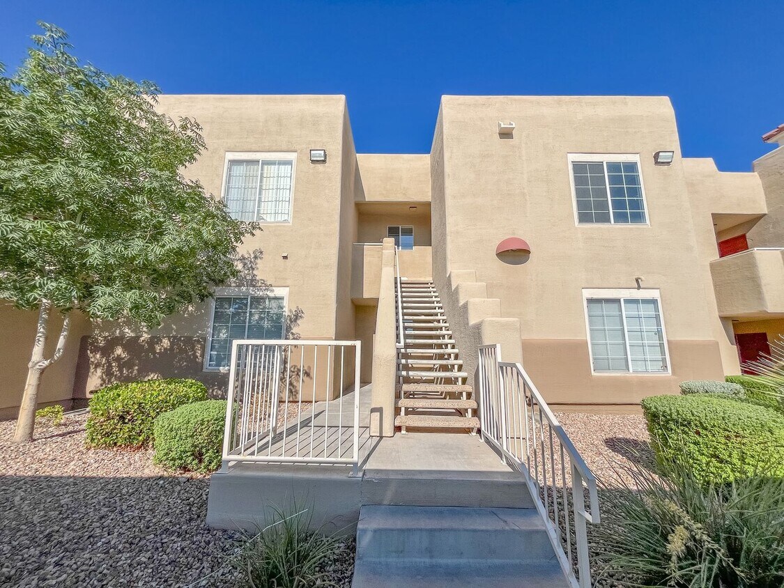 Primary Photo - Elegant 3-Bedroom Condo with High-End Fini...