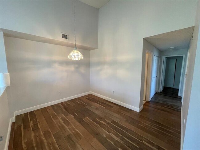 Building Photo - 6992 SW 39th St