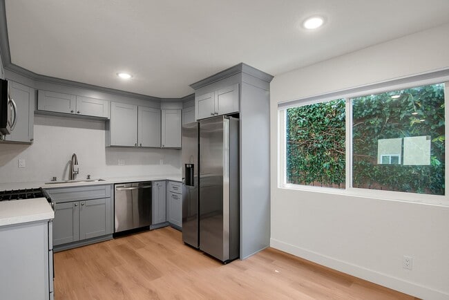 Building Photo - Malaga-GJA