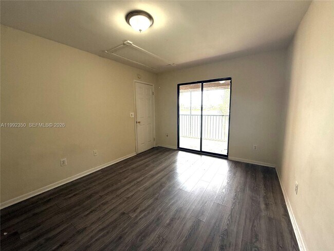 Foto del edificio - 800 Independence Dr