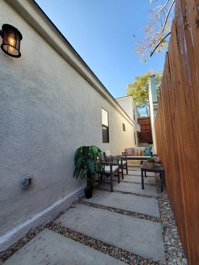 Building Photo - 5129 Alhambra Ave