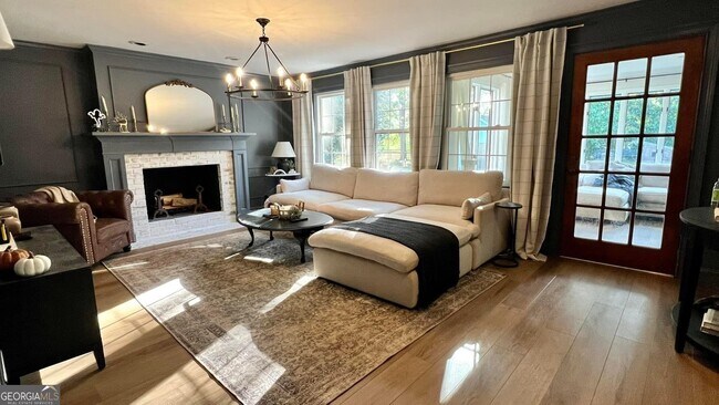 Foto del edificio - 1706 Murphy Ln