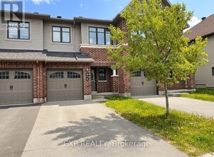 Building Photo - 213 Halyard Way