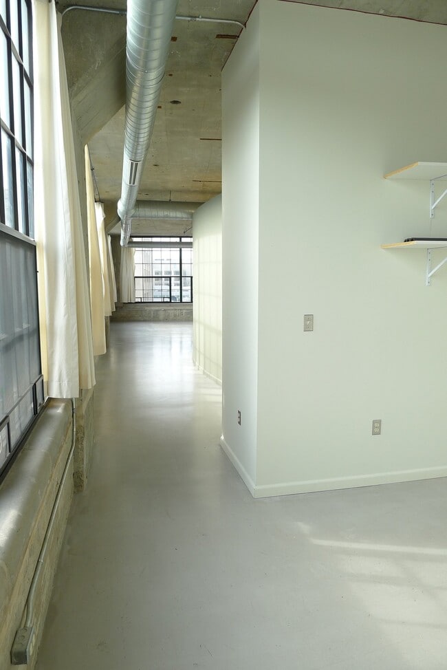 Building Photo - 41 Burroughs St